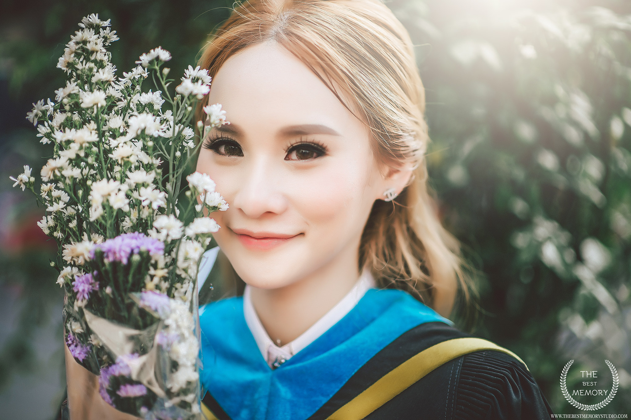 ช่างภาพรับปริญญา ถ่ายรูปรับปริญญา หาช่างภาพ ถ่ายรูปรับปริญญานอกรอบ