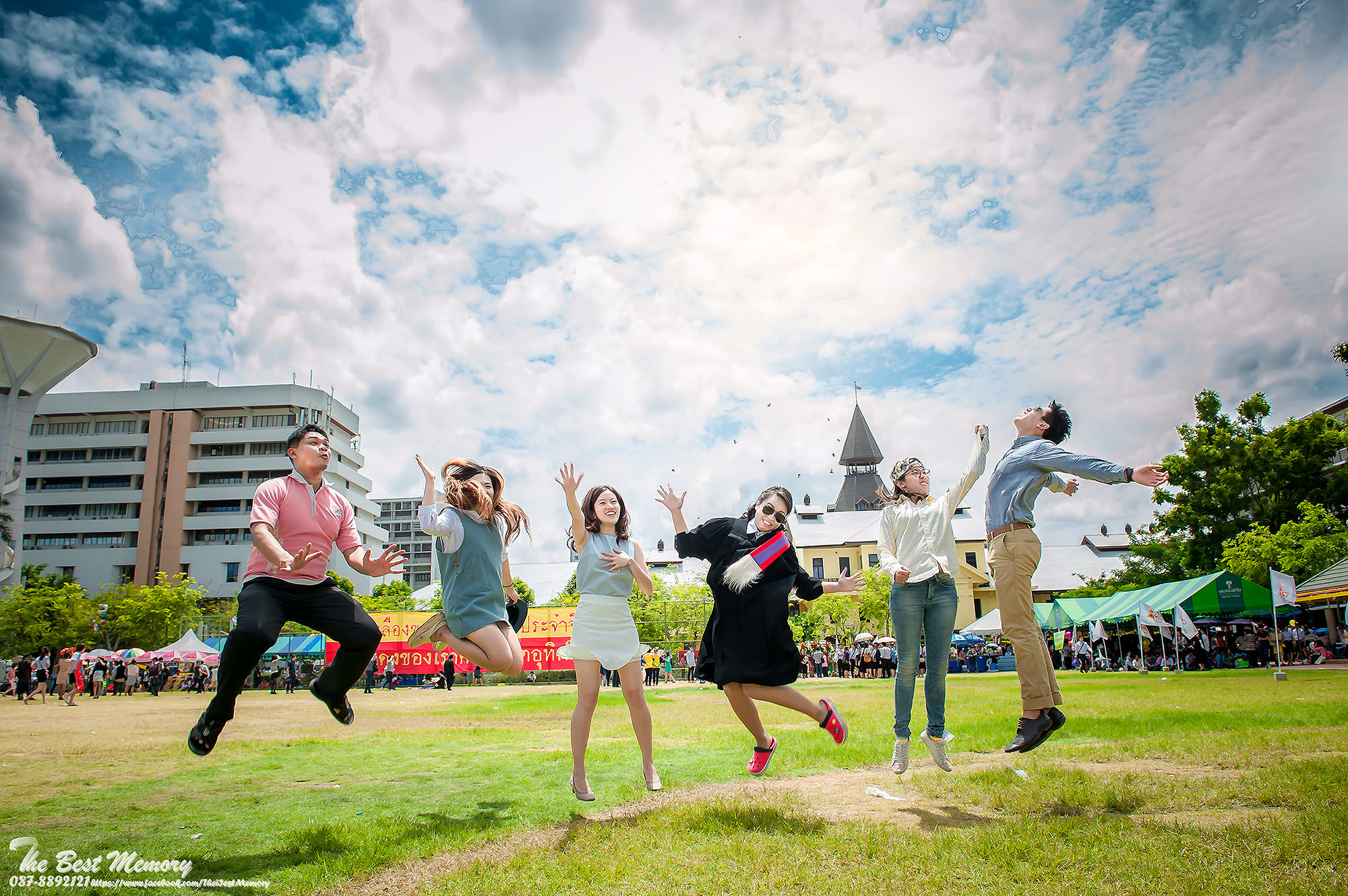 ถ่ายรูปรับปริญญา ช่างภาพรับปริญญา หาช่างภาพ ช่างกล้อง ถ่ายรูปรับปริญญานอกรอบ