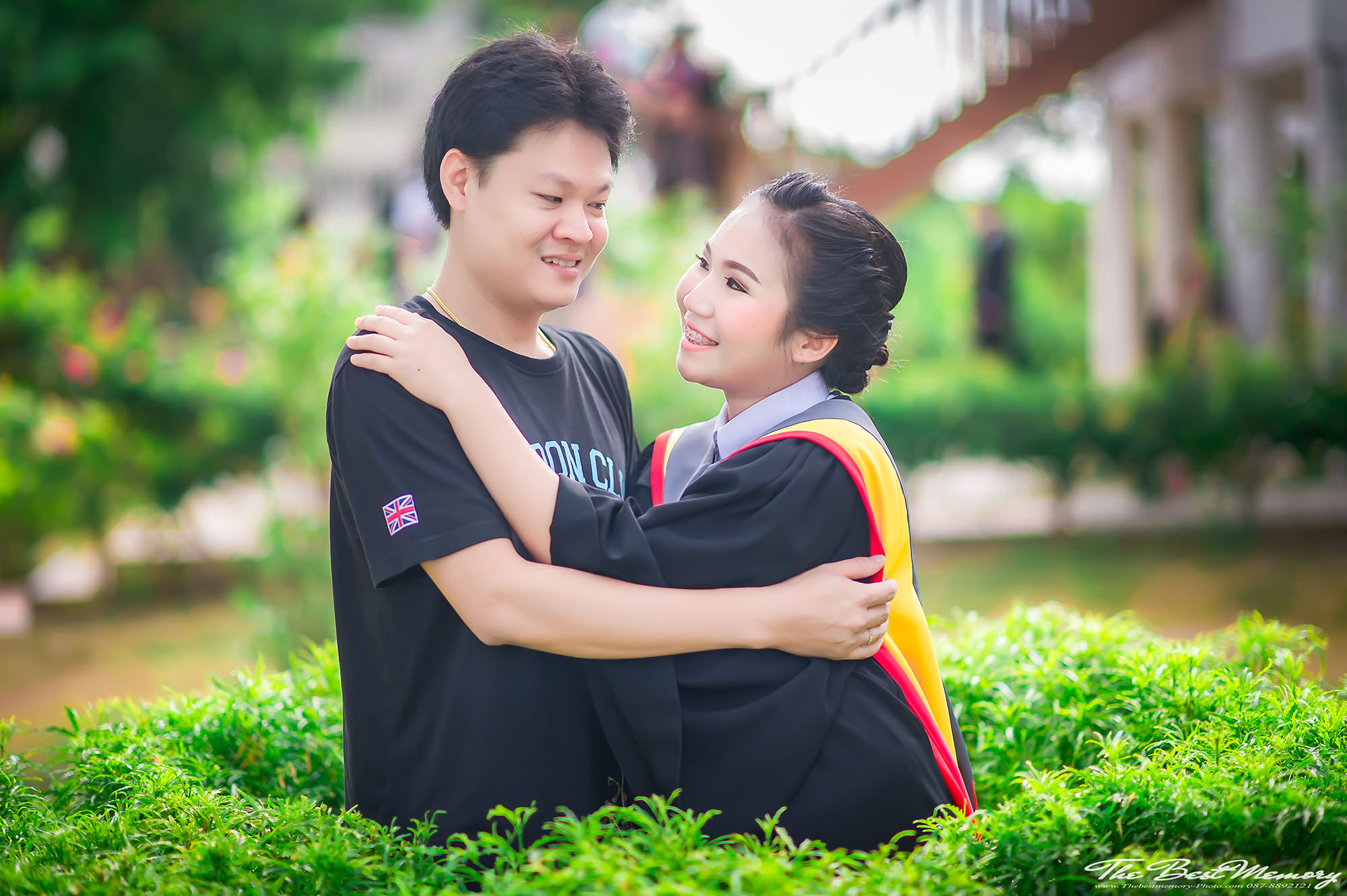 ถ่ายรูปรับปริญญา ช่างภาพรับปริญญา หาช่างภาพ ช่างกล้อง ถ่ายรูปรับปริญญานอกรอบ