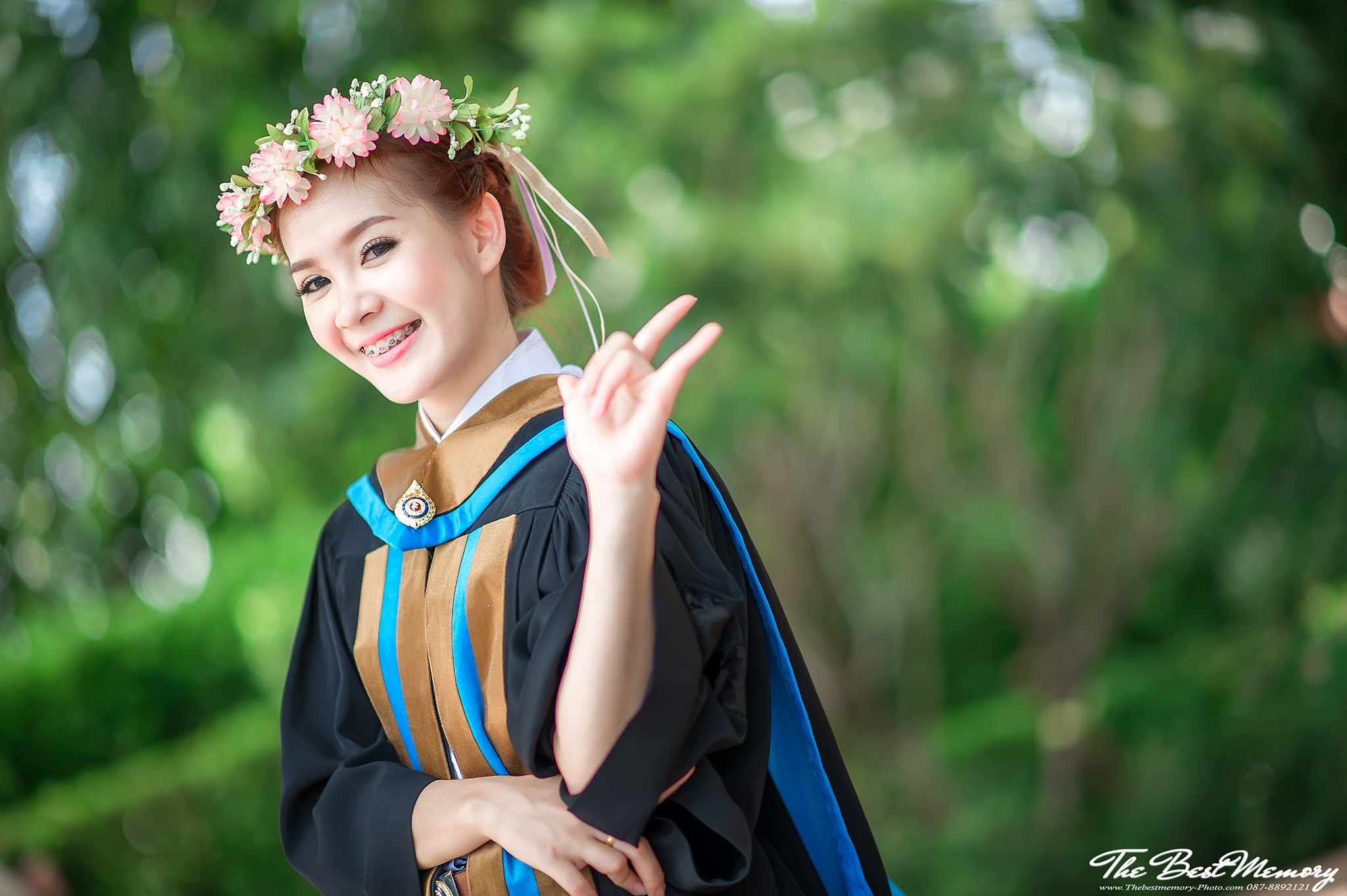 ช่างภาพรับปริญญา ถ่ายรูปรับปริญญา หาช่างภาพ ช่างกล้อง ถ่ายรูปรับปริญญานอกรอบ โดยทีมงานมืออาชีพ