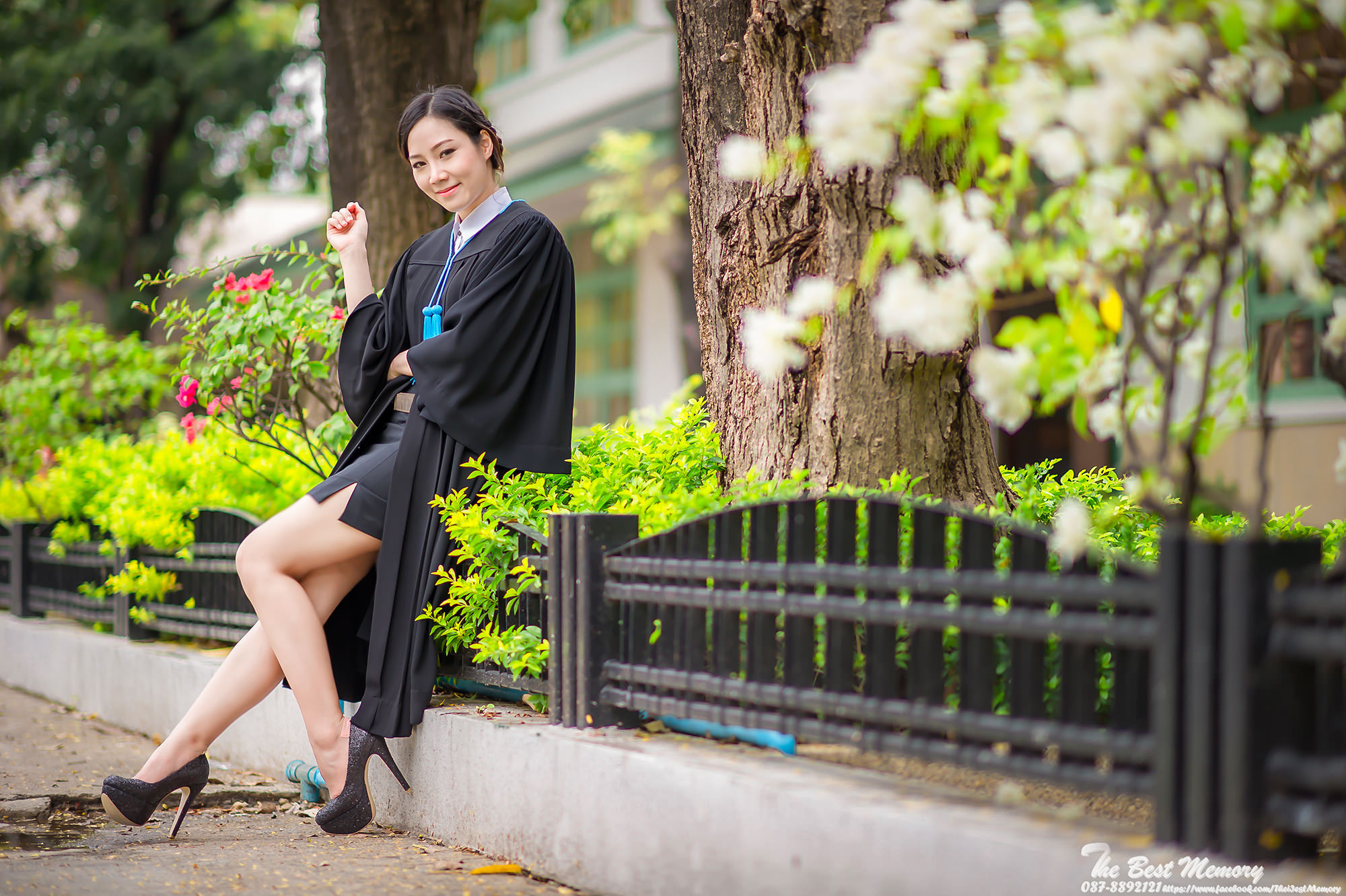 ช่างภาพรับปริญญา ถ่ายรูปรับปริญญา หาช่างภาพ ช่างกล้อง ถ่ายรูปรับปริญญานอกรอบ โดยทีมงานมืออาชีพ