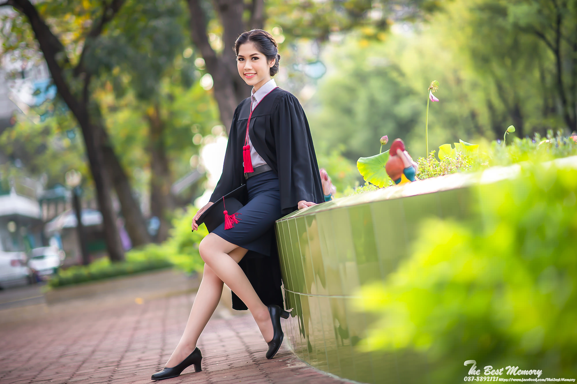 ช่างภาพรับปริญญา ถ่ายรูปรับปริญญา หาช่างภาพ ช่างกล้อง ถ่ายรูปรับปริญญานอกรอบ โดยทีมงานมืออาชีพ