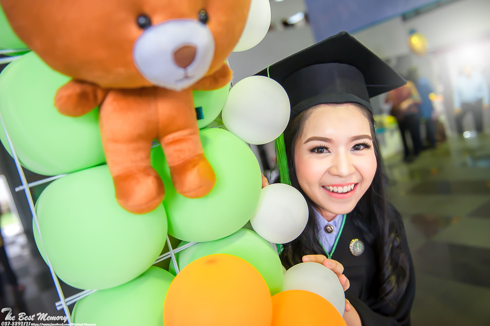 ช่างภาพรับปริญญา ถ่ายรูปรับปริญญา หาช่างภาพ ช่างกล้อง ถ่ายรูปรับปริญญานอกรอบ โดยทีมงานมืออาชีพ
