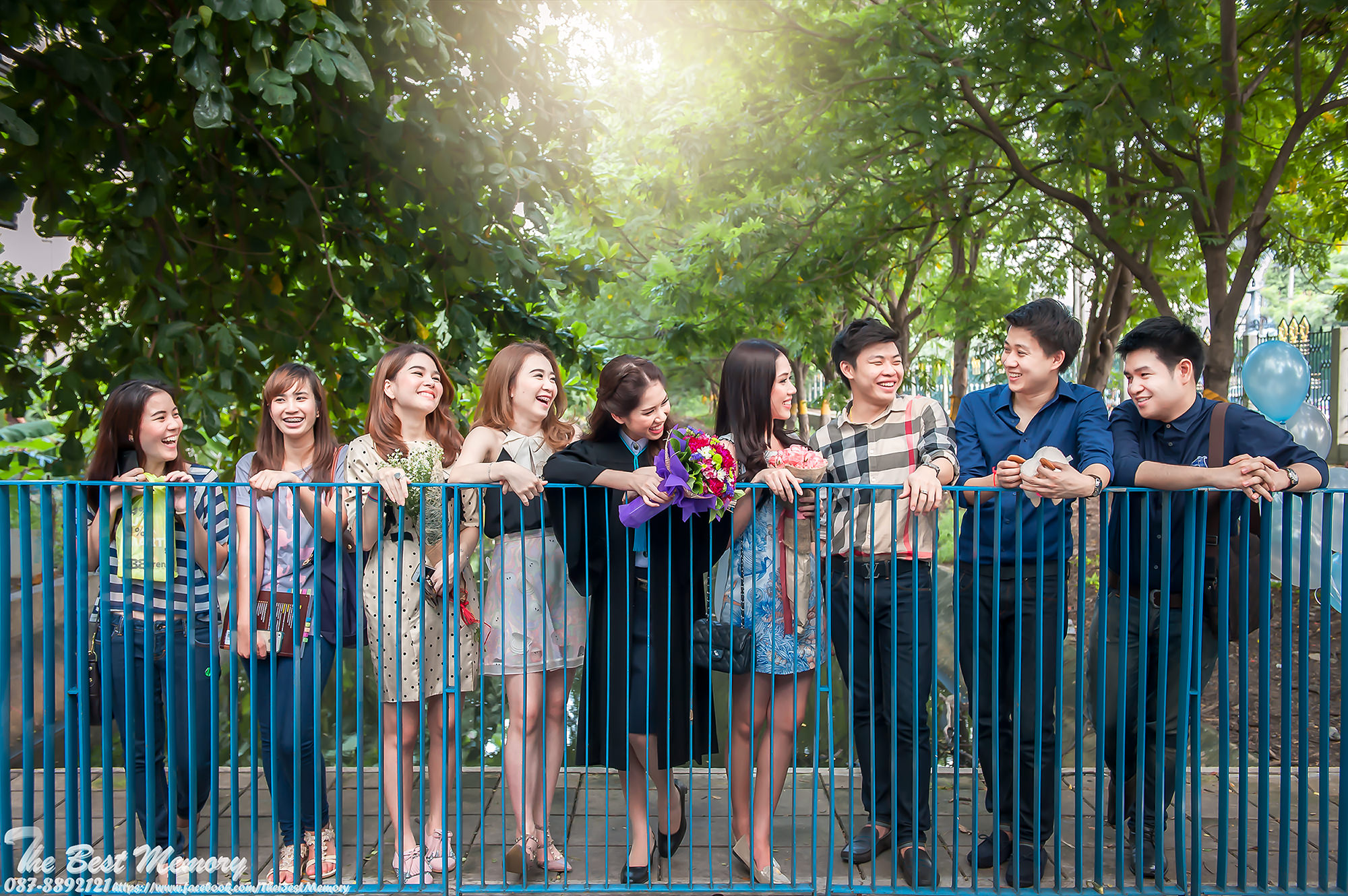 ช่างภาพรับปริญญา ถ่ายรูปรับปริญญา หาช่างภาพ ช่างกล้อง ถ่ายรูปรับปริญญานอกรอบ โดยทีมงานมืออาชีพ