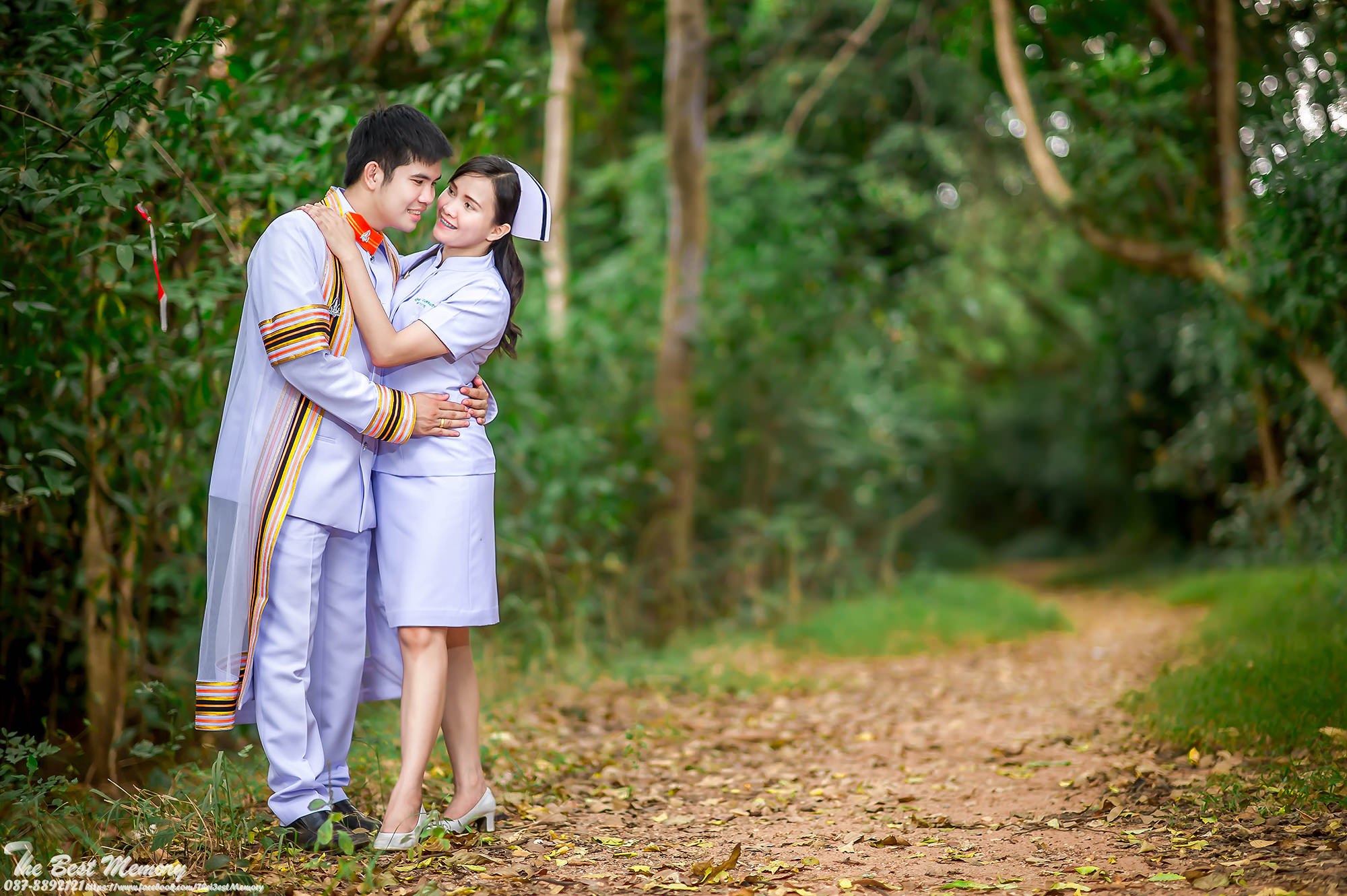 ช่างภาพรับปริญญา ถ่ายรูปรับปริญญา หาช่างภาพ ช่างกล้อง ถ่ายรูปรับปริญญานอกรอบ โดยทีมงานมืออาชีพ