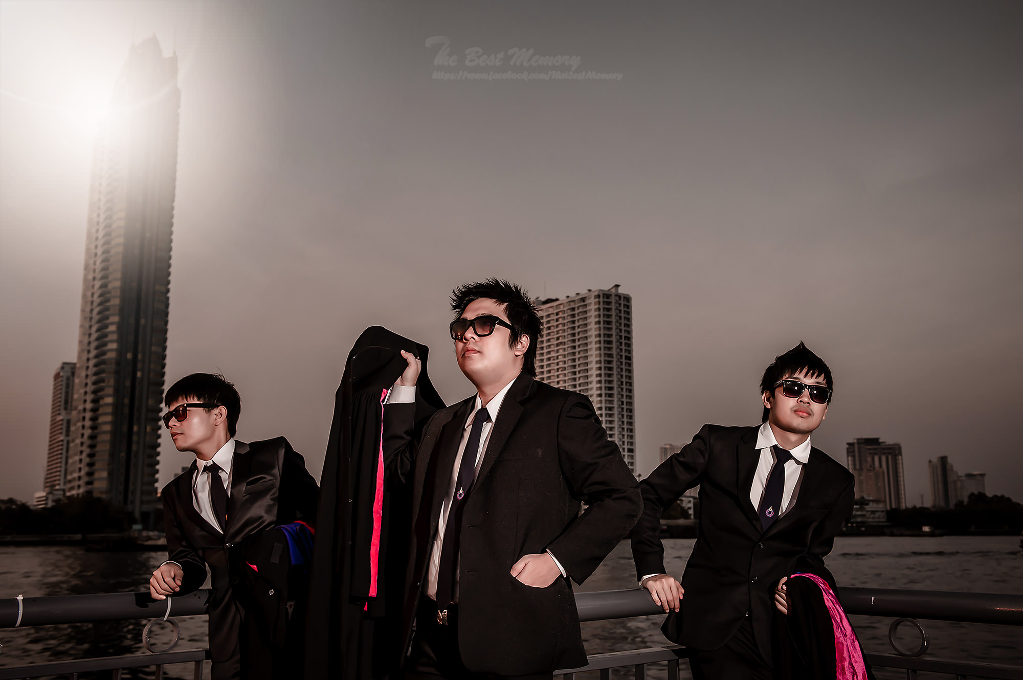 ช่างภาพรับปริญญา ถ่ายรูปรับปริญญา หาช่างภาพ ช่างกล้อง ถ่ายรูปรับปริญญานอกรอบ โดยทีมงานมืออาชีพ