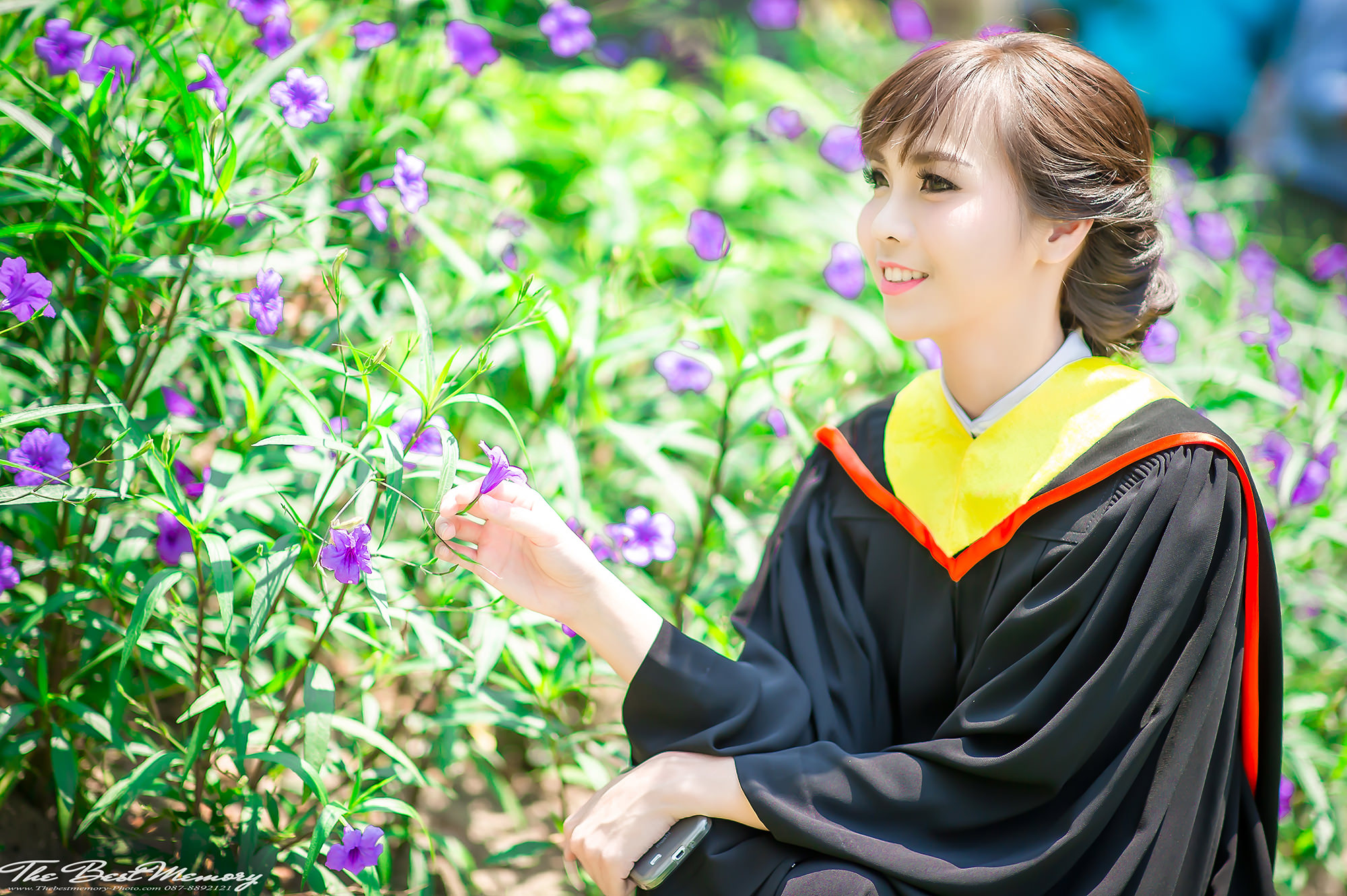 ช่างภาพรับปริญญา ถ่ายรูปรับปริญญา หาช่างภาพ ช่างกล้อง ถ่ายรูปรับปริญญานอกรอบ โดยทีมงานมืออาชีพ