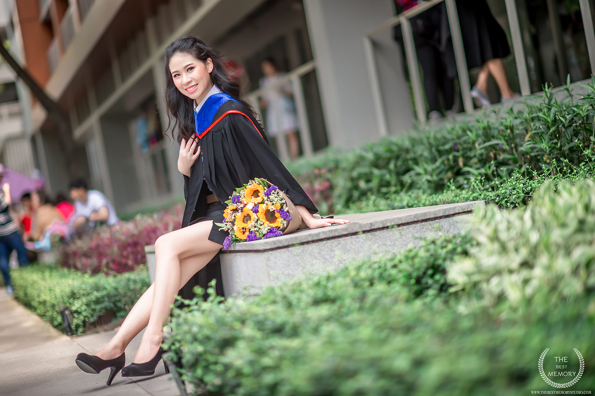 ช่างภาพรับปริญญา ถ่ายรูปรับปริญญา หาช่างภาพ ช่างกล้อง ถ่ายรูปรับปริญญานอกรอบ โดยทีมงานมืออาชีพ