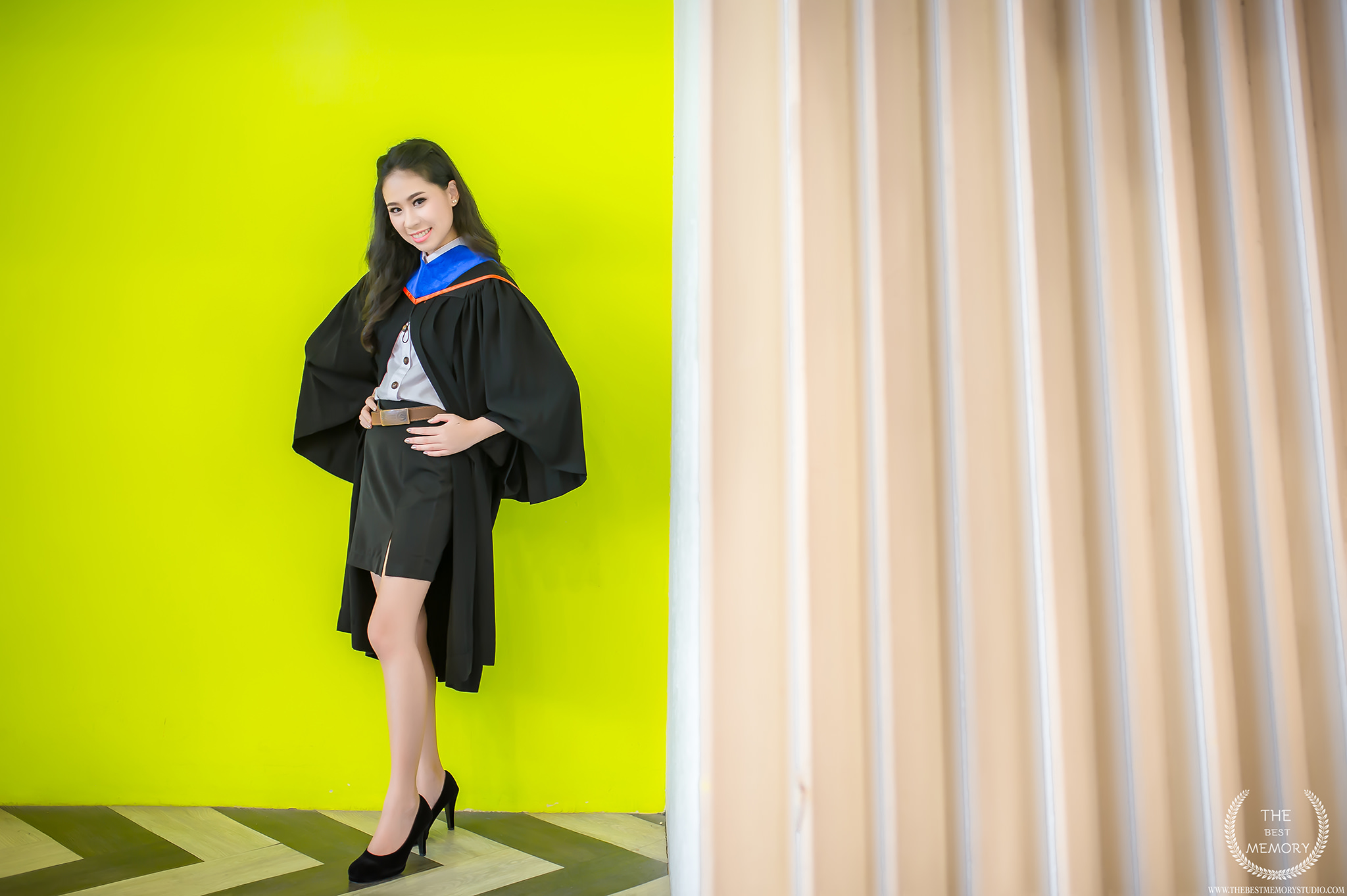 ช่างภาพรับปริญญา ถ่ายรูปรับปริญญา หาช่างภาพ ช่างกล้อง ถ่ายรูปรับปริญญานอกรอบ โดยทีมงานมืออาชีพ