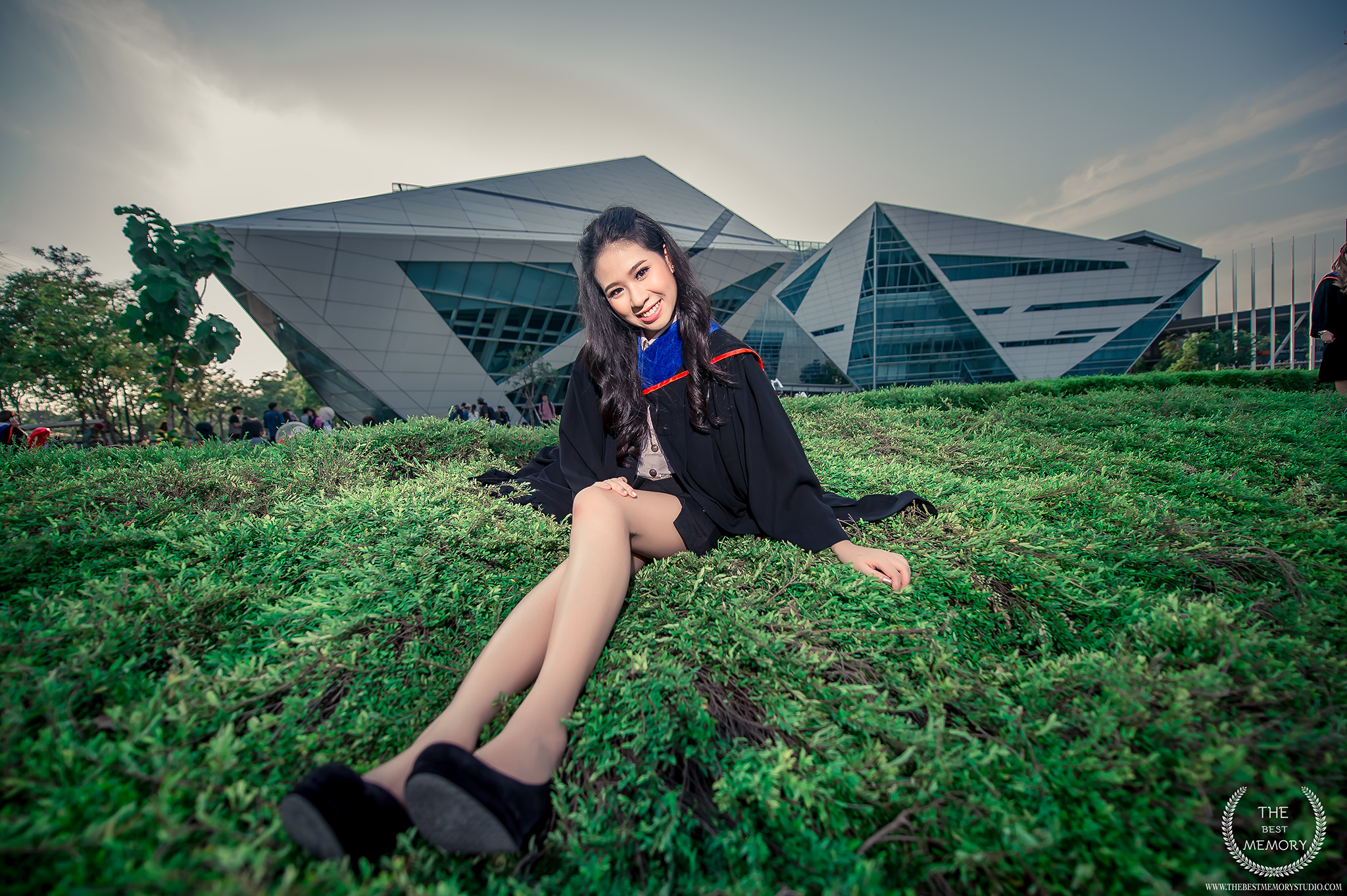 ช่างภาพรับปริญญา ถ่ายรูปรับปริญญา หาช่างภาพ ช่างกล้อง ถ่ายรูปรับปริญญานอกรอบ โดยทีมงานมืออาชีพ