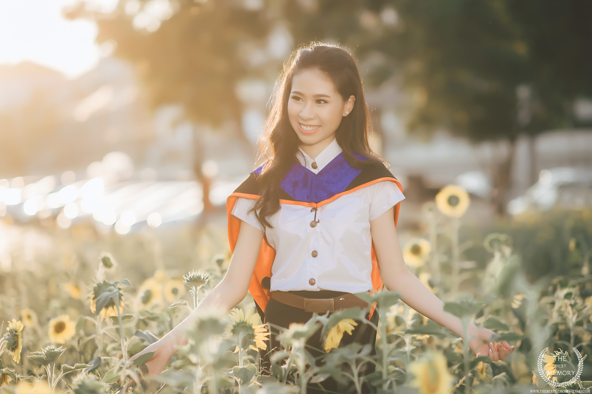 ช่างภาพรับปริญญา ถ่ายรูปรับปริญญา หาช่างภาพ ช่างกล้อง ถ่ายรูปรับปริญญานอกรอบ โดยทีมงานมืออาชีพ