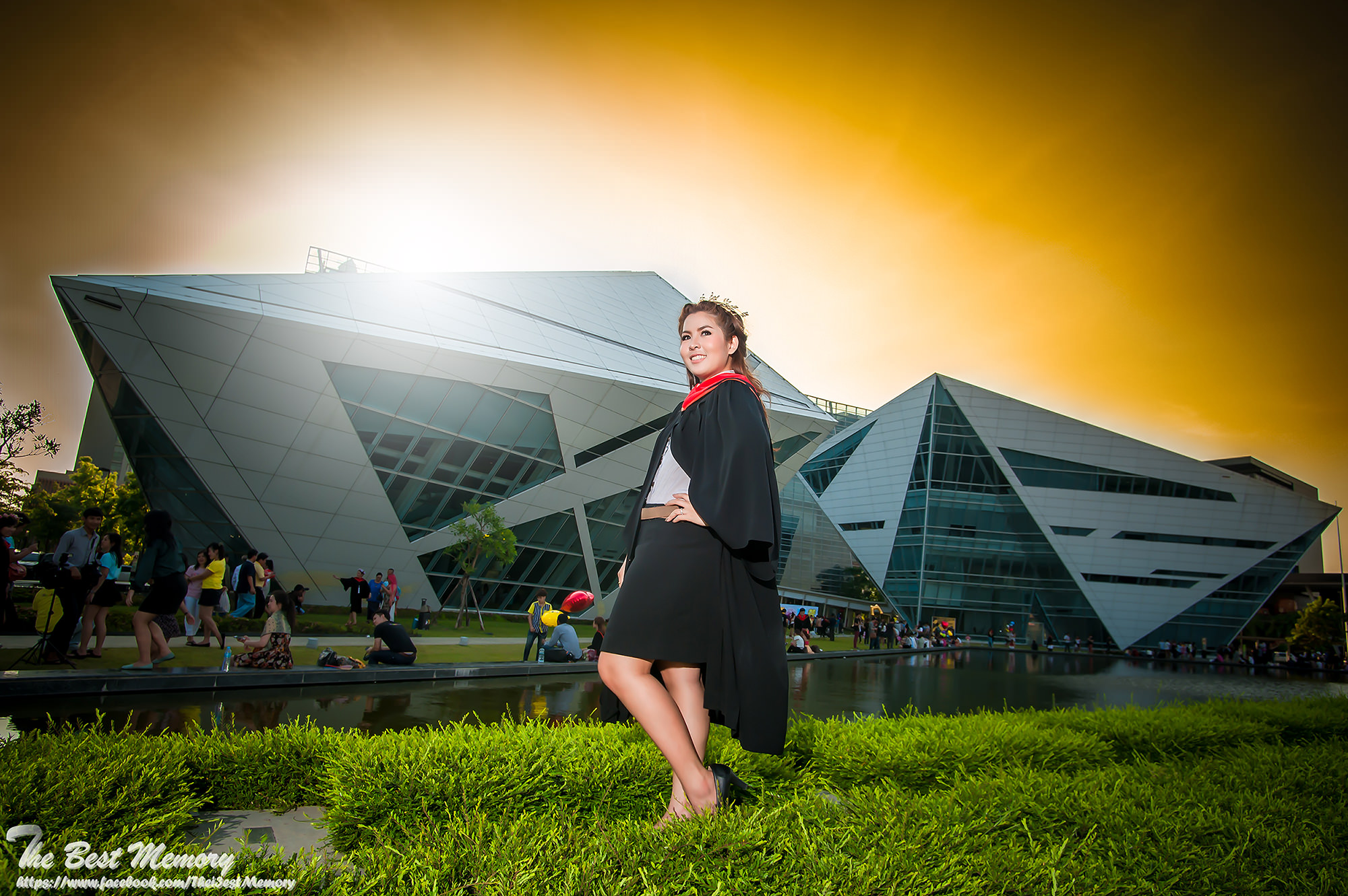ช่างภาพรับปริญญา ถ่ายรูปรับปริญญา หาช่างภาพ ช่างกล้อง ถ่ายรูปรับปริญญานอกรอบ โดยทีมงานมืออาชีพ