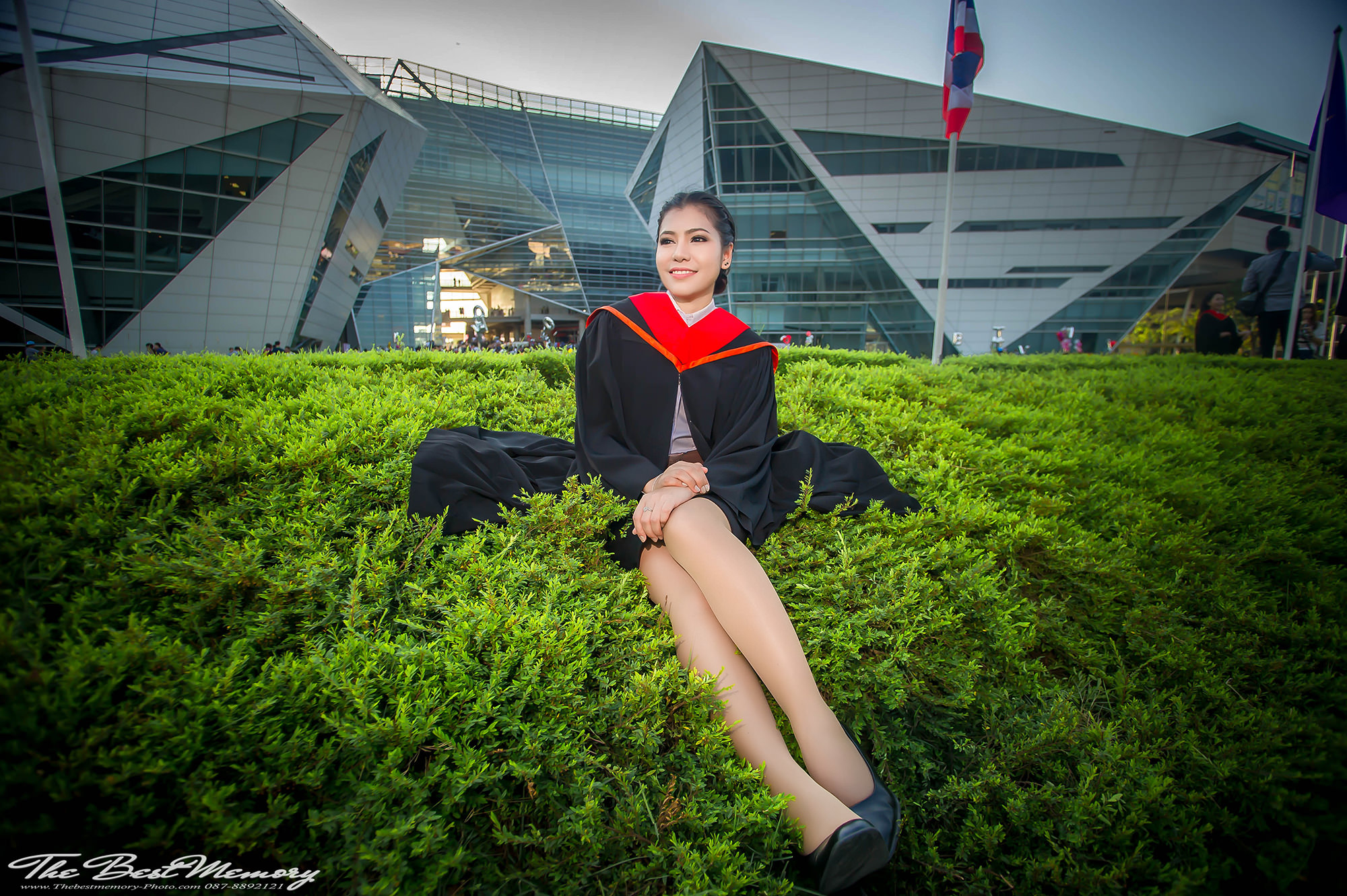 ช่างภาพรับปริญญา ถ่ายรูปรับปริญญา หาช่างภาพ ช่างกล้อง ถ่ายรูปรับปริญญานอกรอบ โดยทีมงานมืออาชีพ