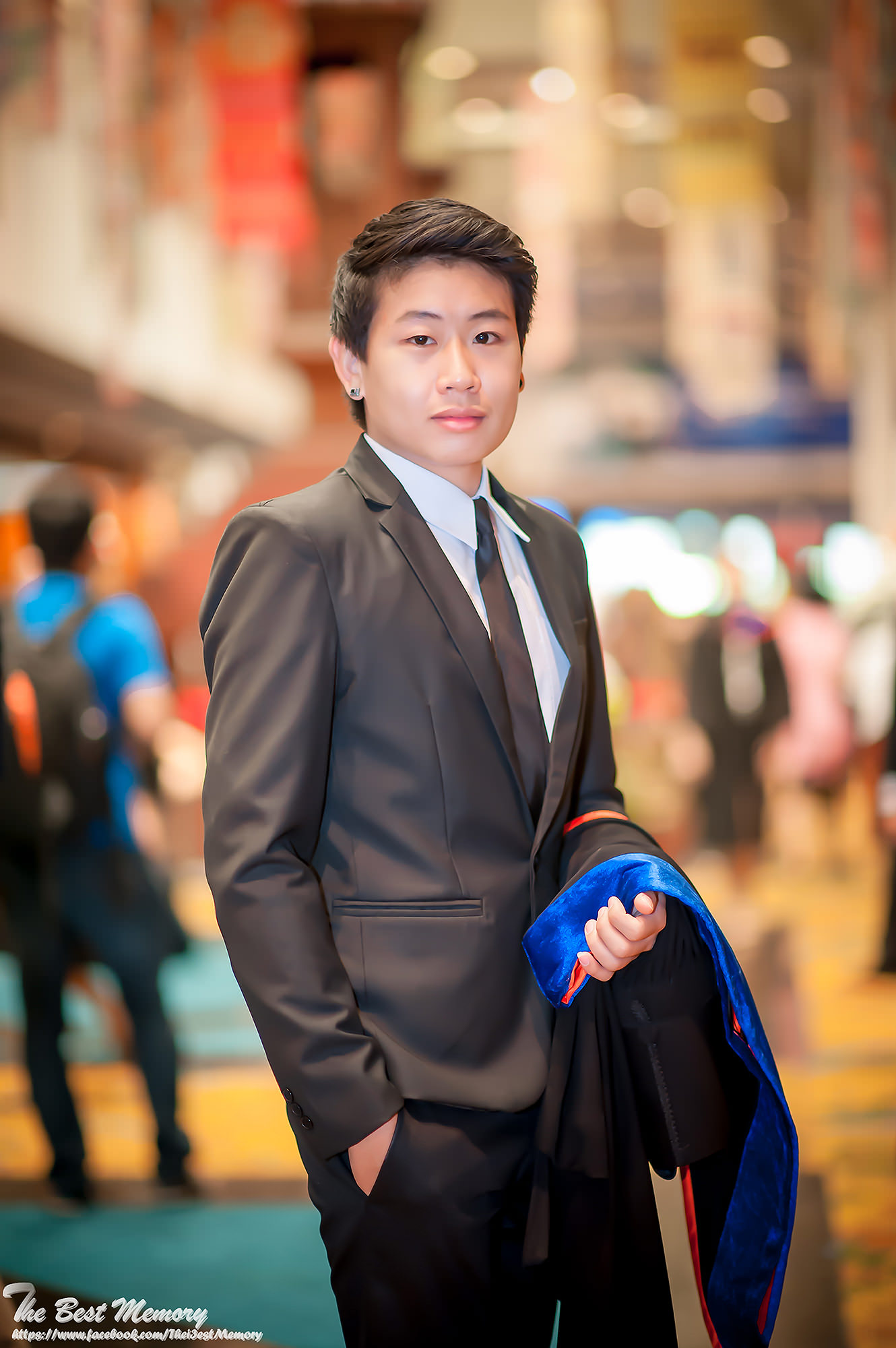 ช่างภาพรับปริญญา ถ่ายรูปรับปริญญา หาช่างภาพ ช่างกล้อง ถ่ายรูปรับปริญญานอกรอบ โดยทีมงานมืออาชีพ