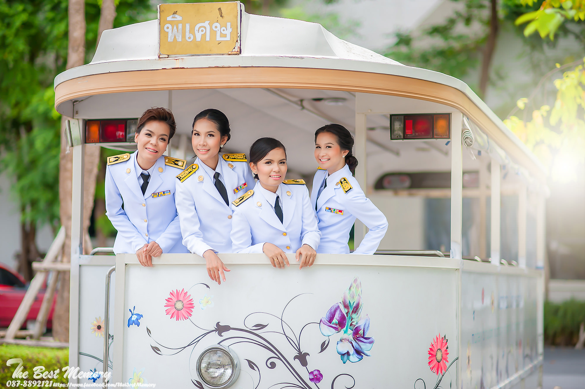 ช่างภาพรับปริญญา ถ่ายรูปรับปริญญา หาช่างภาพ ถ่ายรูปรับปริญญานอกรอบ 01