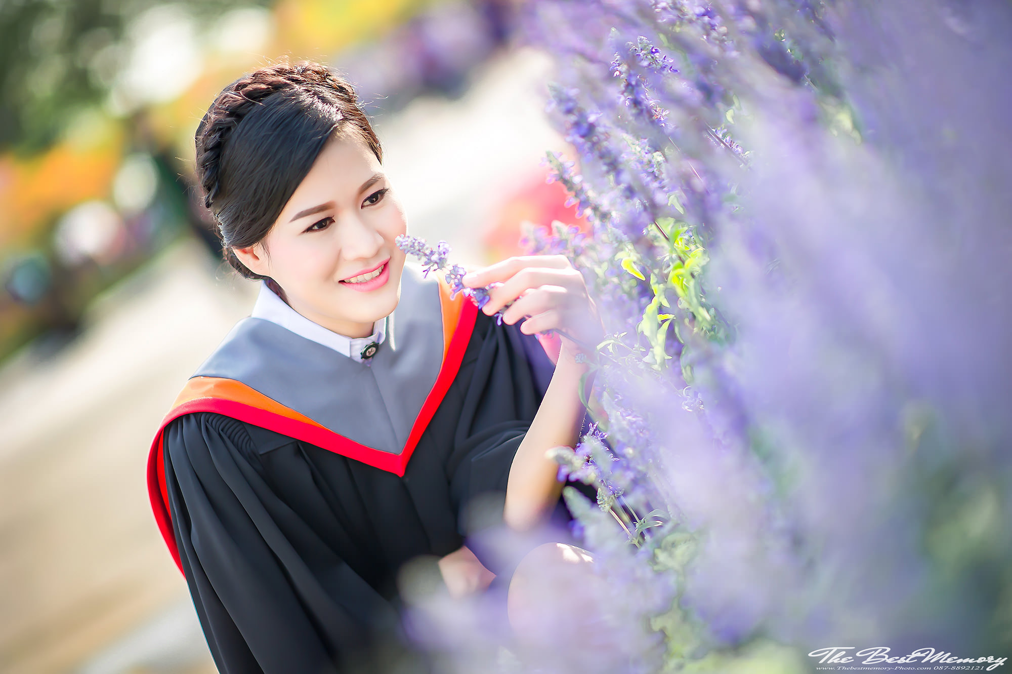 ช่างภาพรับปริญญา ถ่ายรูปรับปริญญา หาช่างภาพ ถ่ายรูปรับปริญญานอกรอบ